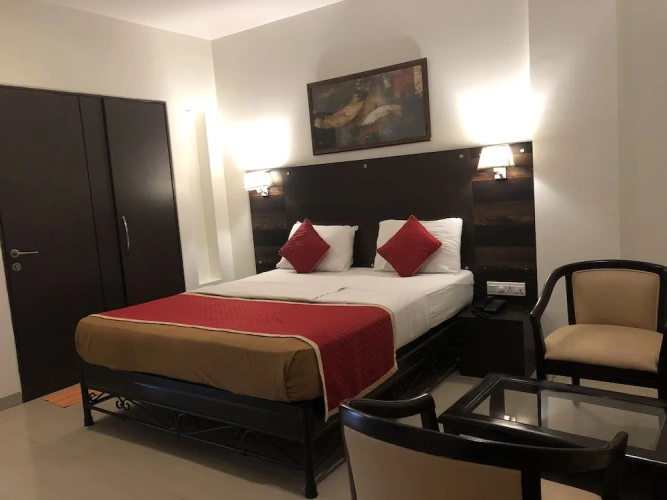 Deluxe Double room with city view