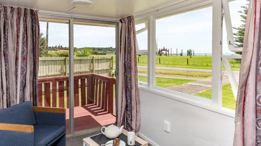 Waitangi Beach Bach 30A