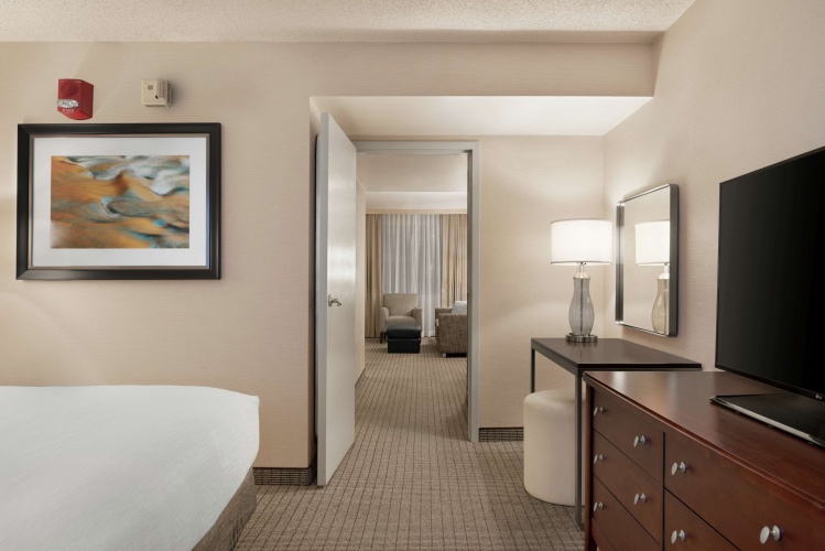 Embassy Suites by Hilton Cincinnati RiverCenter photo 8
