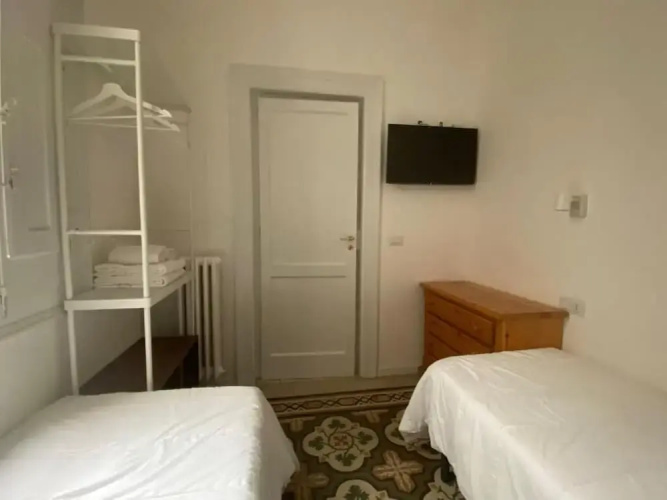 Bari LandLord 242