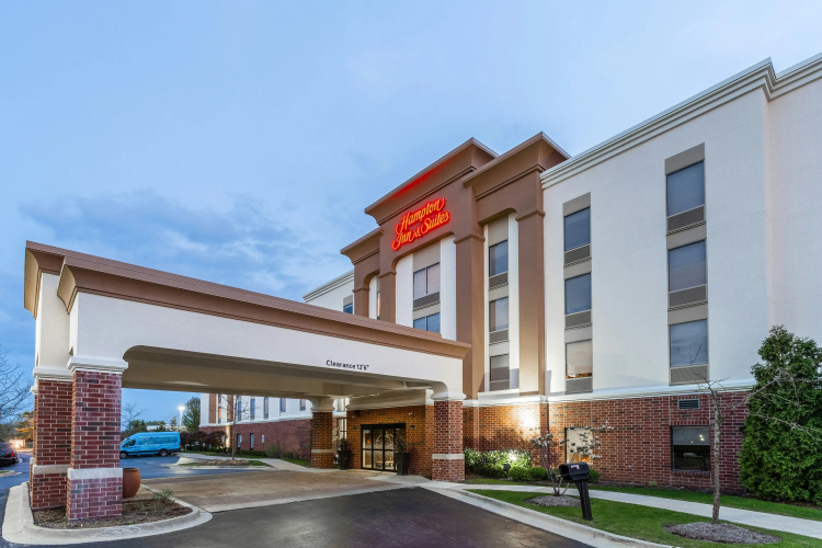 Hampton Inn & Suites Chicago-libertyville - Fox Lake, IL