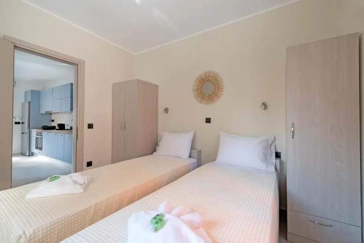 2 Bedrooms Apartment