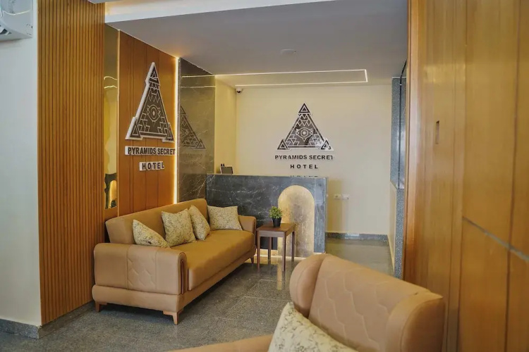 Pyramids Secret Hotel