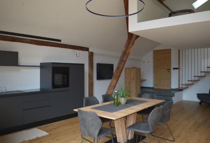 3 Bedrooms Apartment