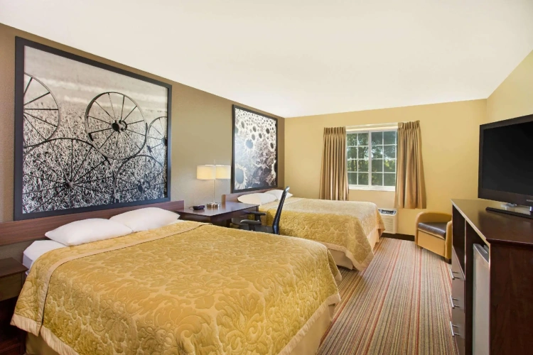 Standard Quadruple room