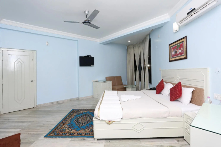 Hotel Niladri Premium