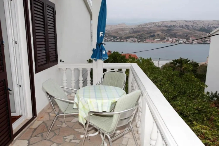 Apartment with sea view