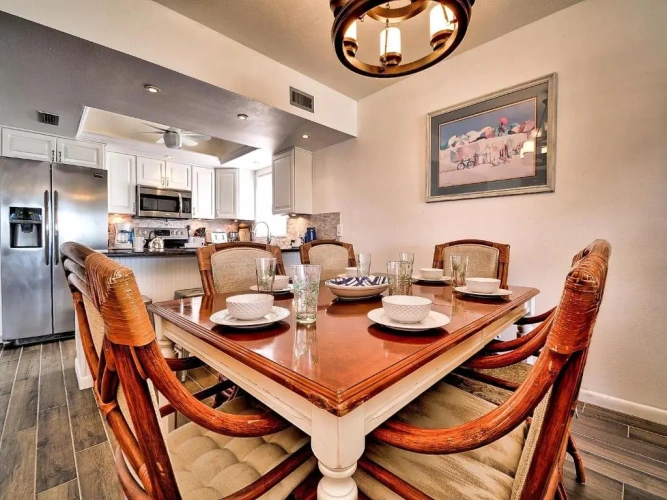 3 Bedrooms Apartment