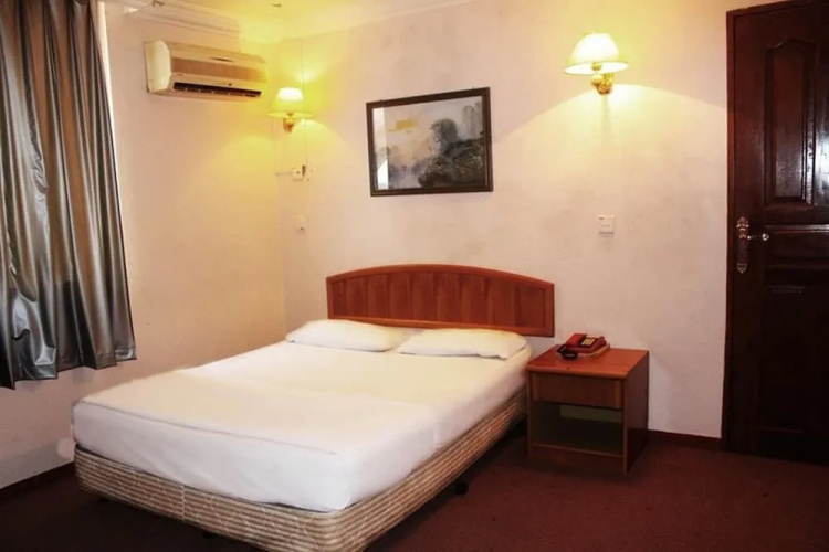 Golden Palms Hotel