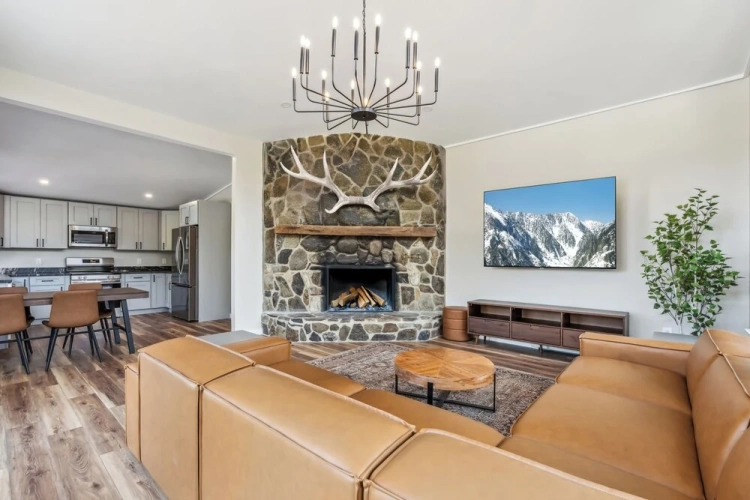 2 Bedrooms Apartment