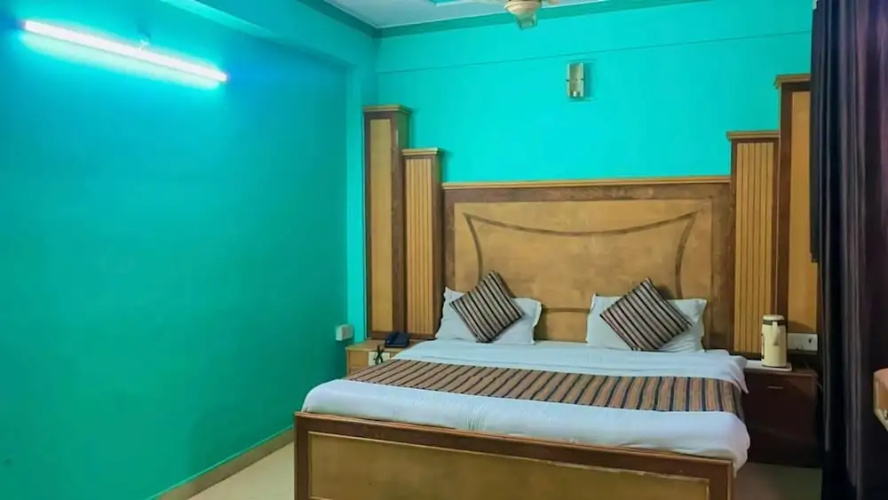 Gyan Hotel