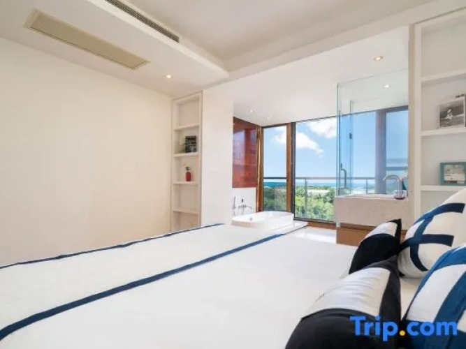 1 Bedroom Suite with balcony and with sea view