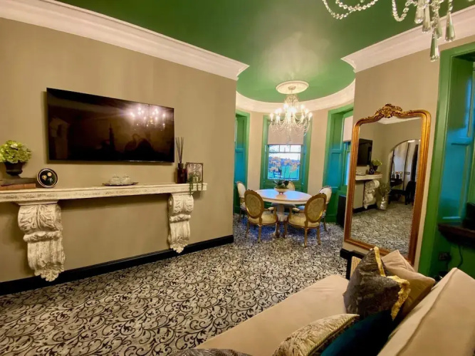 Abbotsford Hotel