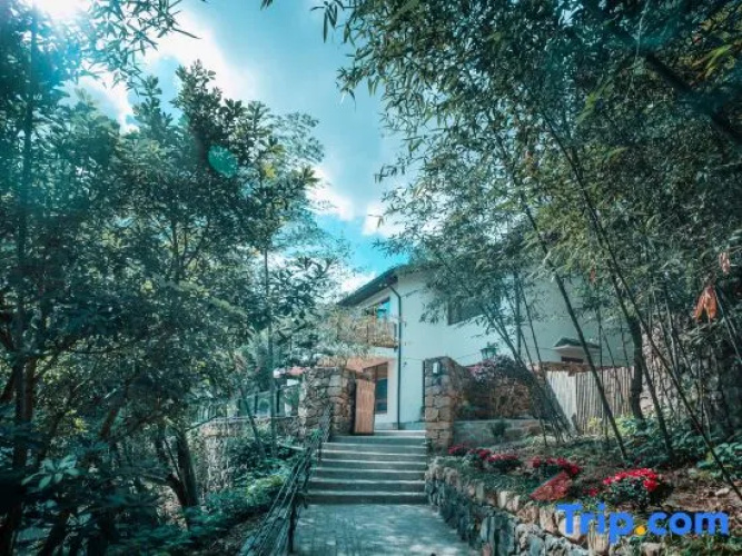 Yun Hotel