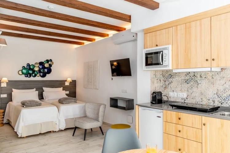 Deluxe Studio with balcony