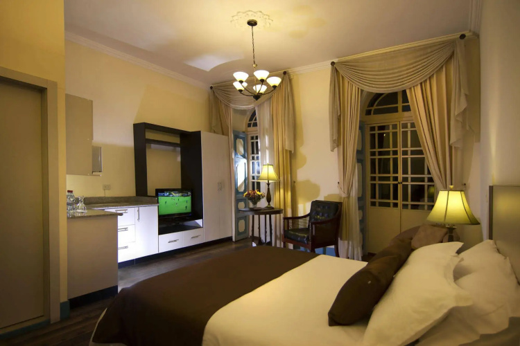 Del Parque Hotel & Suites