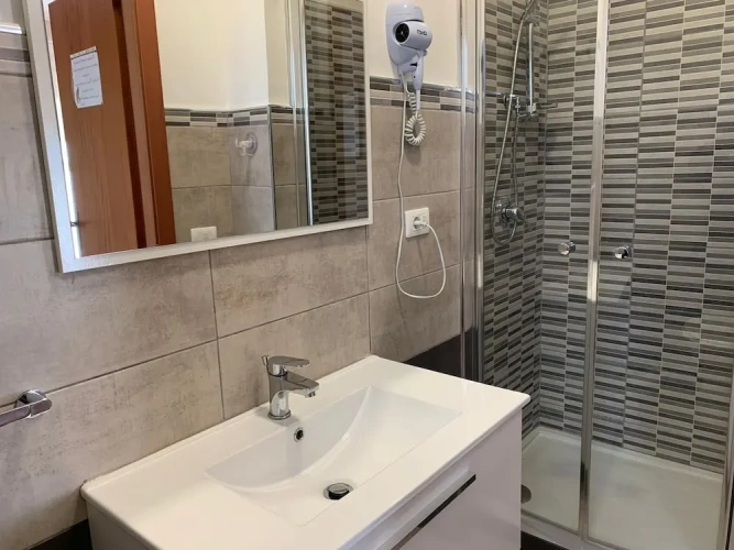 1 Bedroom Comfort Double room with balcony and with partial sea view