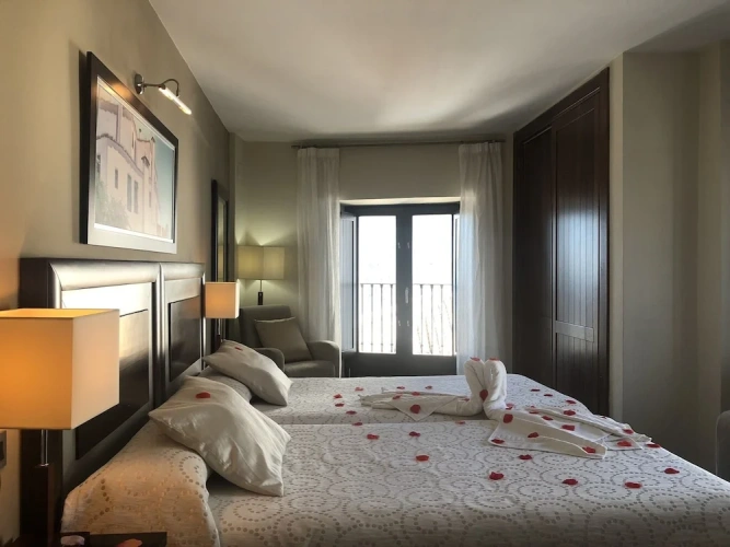Standard Twin room with balcony
