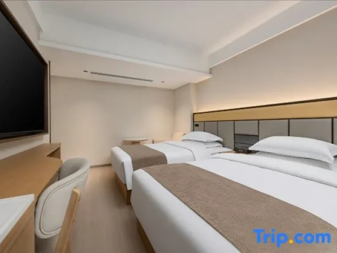 Standard Twin room with river view