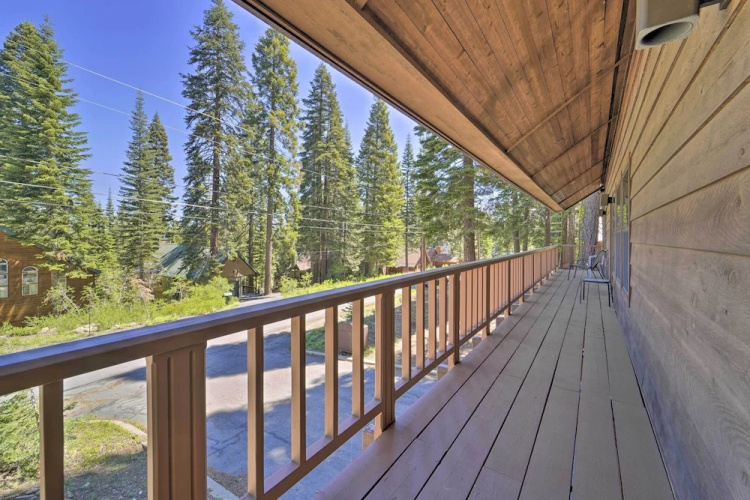 Wraparound Deck & Pool Access: Truckee Cabin
