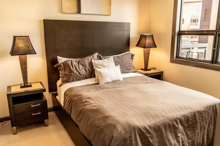 2 Bed 2 Bath Corner Unit Overlooking Pool #501