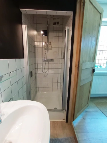 Standard Triple room with city view