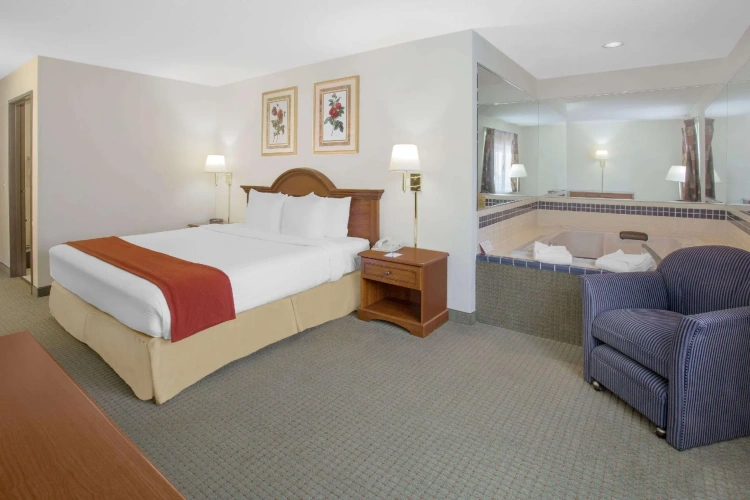 Deluxe Double Suite