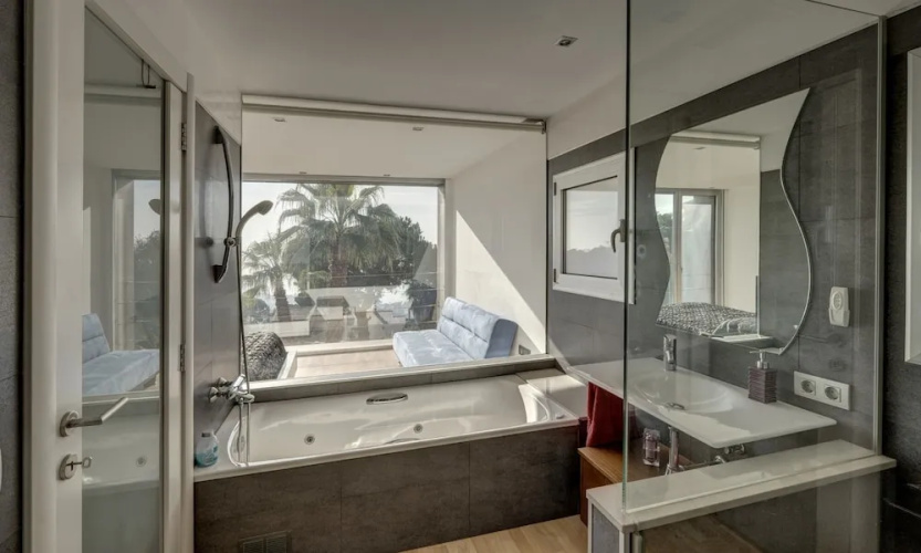 104647 - Villa in Lloret de Mar