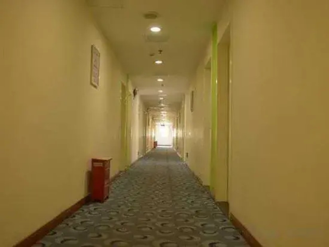 7-Day Chain Hotel (Haikou Jinniuling Park Branch)