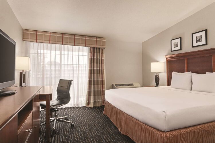Country Inn & Suites by Radisson, Woodbury, MN Over view
