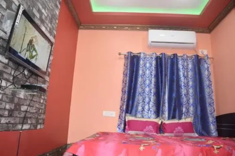 12 Homestay Apartments