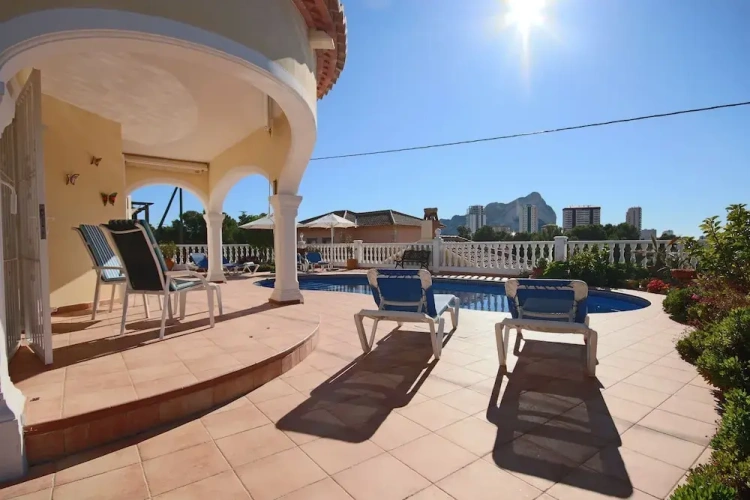 3 Bedrooms Apartment