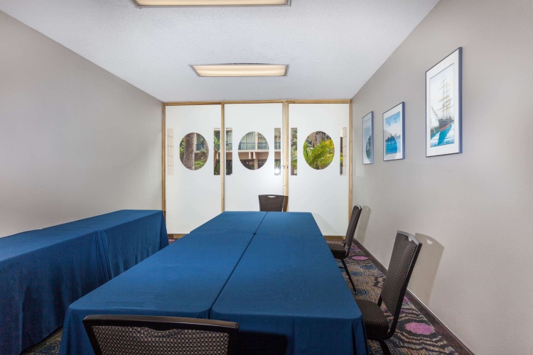 Wyndham San Diego Bayside photo 10