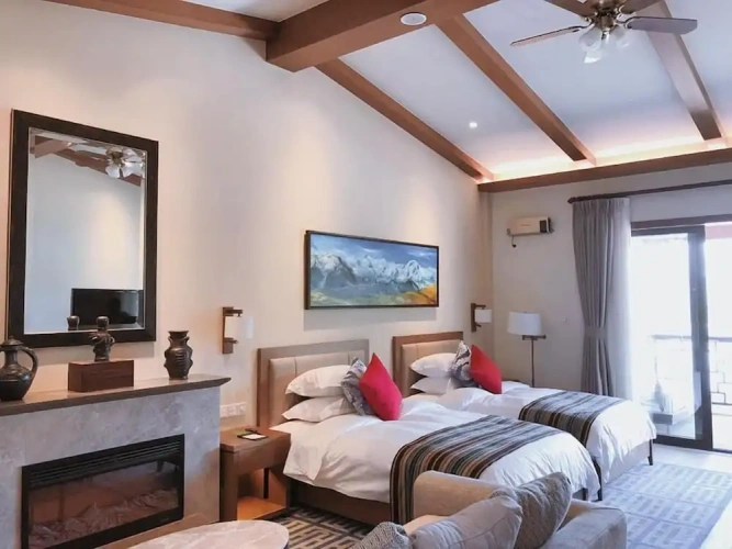 Deluxe Twin room with balcony and with lake view