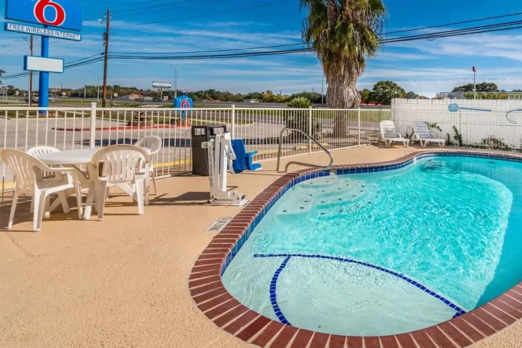 Motel 6 San Marcos TX North