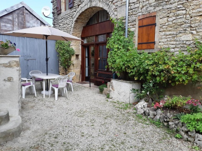 3 Bedrooms Cottage