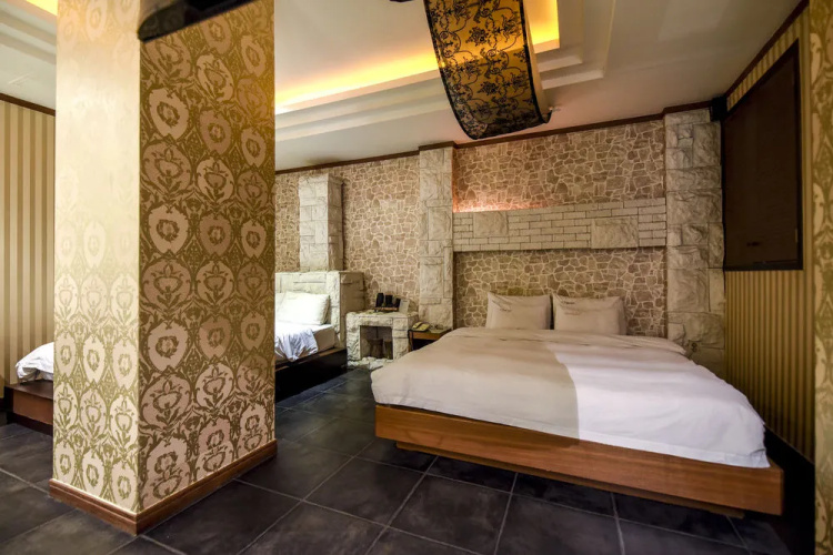 Sunflower Hotel