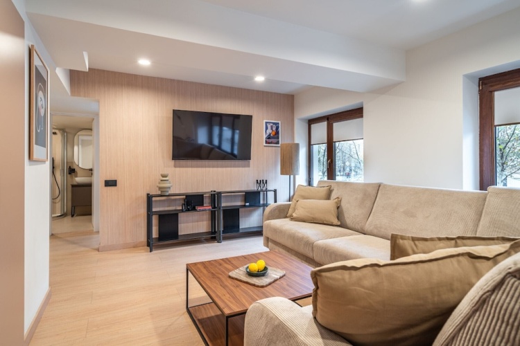 Grand Apartment