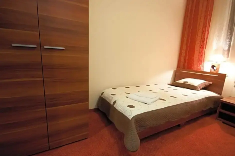 Hotel-24