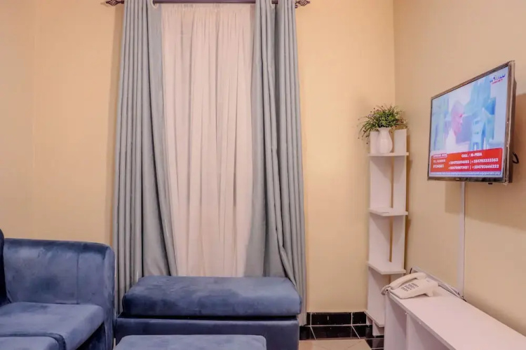 Dayo Suites