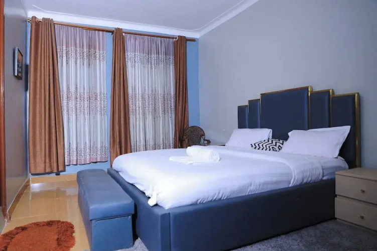 Buddiez Platinum Hotel