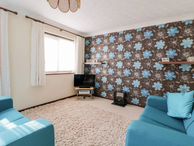 2 Waxham Court
