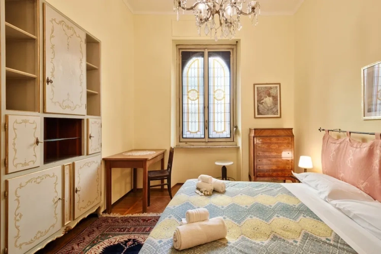 2 Bedrooms Apartment