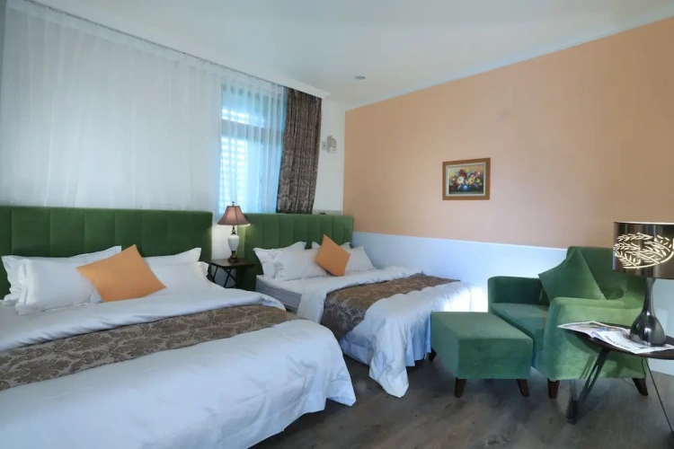 1 Bedroom Luxury Quadruple room
