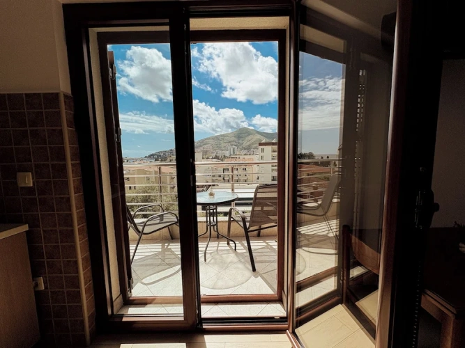 Deluxe Triple room with balcony and with sea view