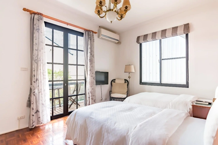 Standard Twin room with balcony and with garden view