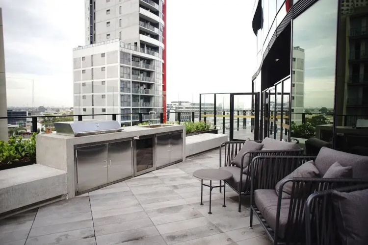 Shadow Play 2Bed Ocean View Apartment