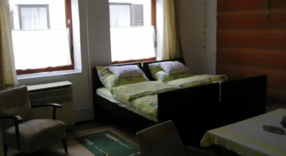 Sasfeszek Apartment