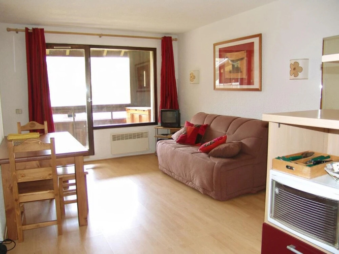 2 Rooms 4 People 3 Exposed South-West