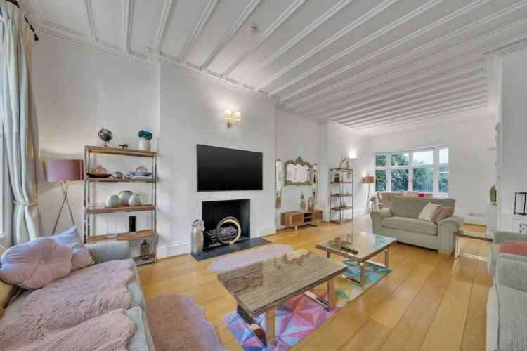 3 Bedrooms Family Apartment